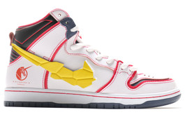 NIKE SB DUNK HIGH PRO QS UNICORN GUNDAM 2021