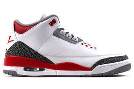 AIR JORDAN 3 RETRO FIRE RED 2022  (SIZE 10)