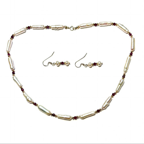 Stick pearls with Ruby and gold
