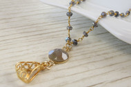 [Sample] Labradorite Necklace with Quartz Gemstone