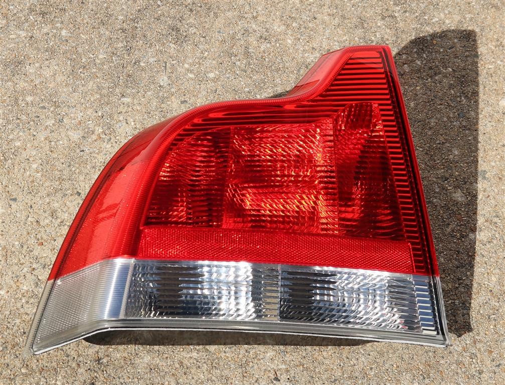 Volvo S60 Driver Side Tail Light Assembly | 2001 2002 2003 2004 2004 Volvo S60 Tail Light Bulb Replacement
