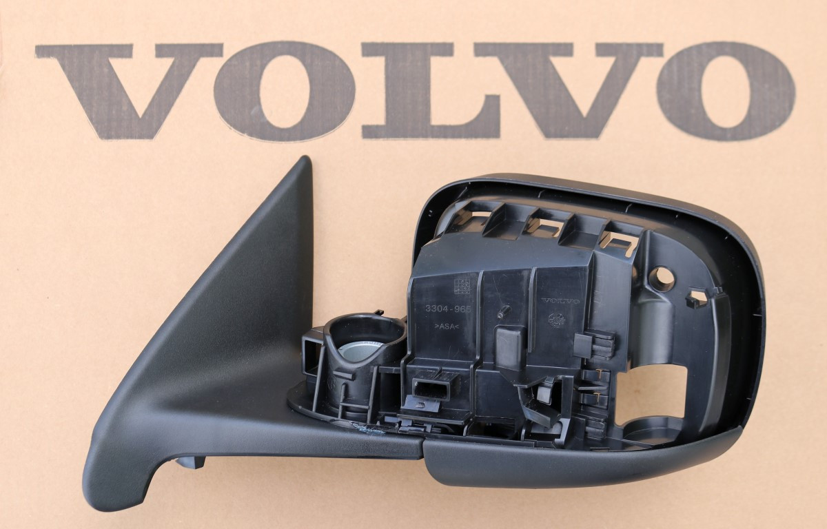 Volvo XC70 Side Mirror Housing / Assembly (20072016) Voluparts