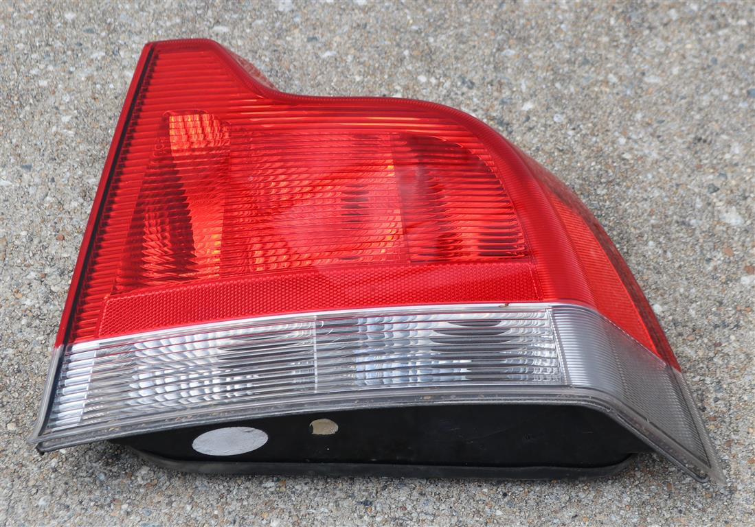 Volvo S60 Passenger Side Tail Light 2001 2002 2003 2004