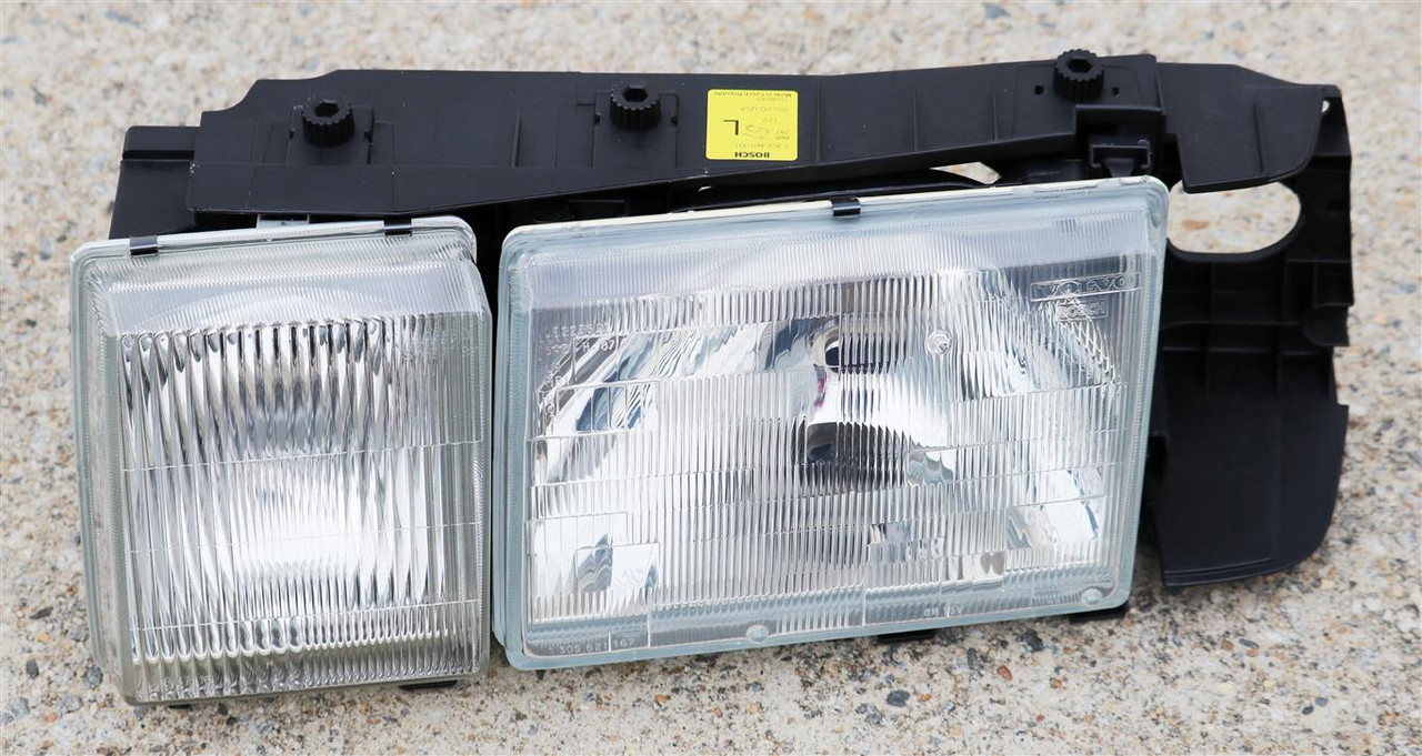 Volvo 940 Driver Side Headlight Assembly (With Foglight)