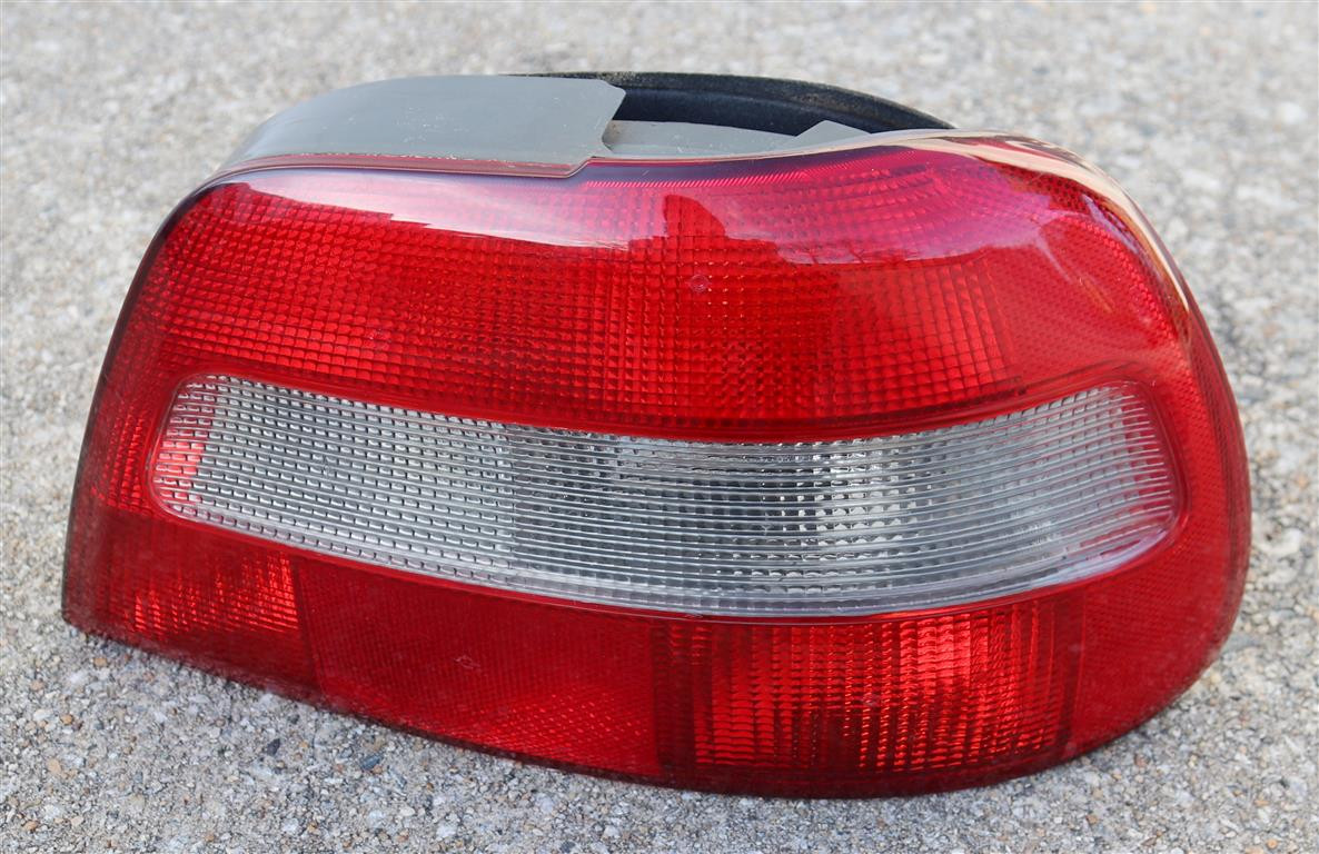 2000 Volvo S40 Passenger Side Tail Light Lens | Voluparts