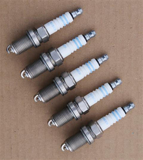 BOSCH DOUBLE PLATINUM SPARK PLUG FOR VOLVO XC90 10.02-on 2.5 154 B5254T2