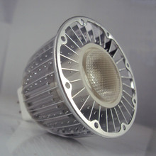 CREE MT-G2 MR16/GU5.3 LED bulb: Open face design permits cooling with convection air currents