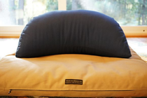 Crescent Meditation Cushion (Black)
