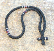 100-knot Greek with Accents - 3 ply with Garnet Beads