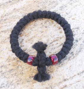 33-Knot Bracelet with Cross Bar - 3 ply with Garnet Beads