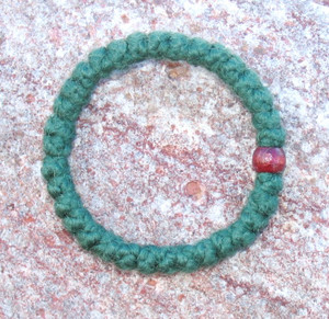33-Knot Bracelet with Single Bead - 2 ply Forest Green
