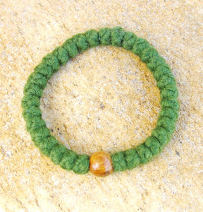 33-Knot Bracelet with Single Bead - 4 ply Pine Green