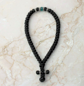 50-knot Greek with Accents - with Green Beads