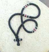 100-knot Greek with Accents - 2 ply with Garnet Beads