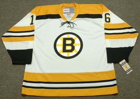 DEREK SANDERSON Boston Bruins 1972 CCM 