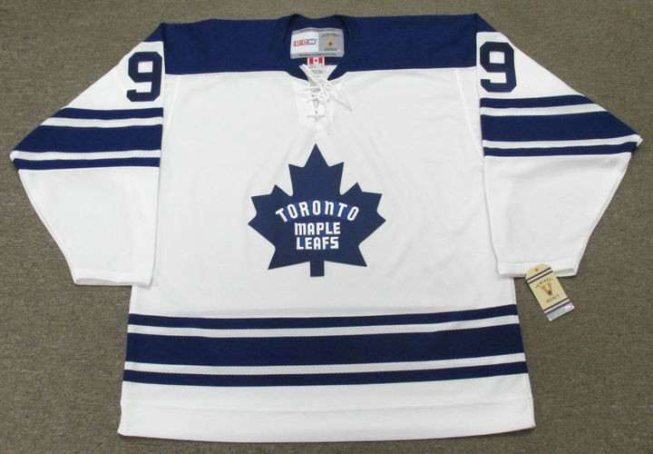 maple leafs uniform