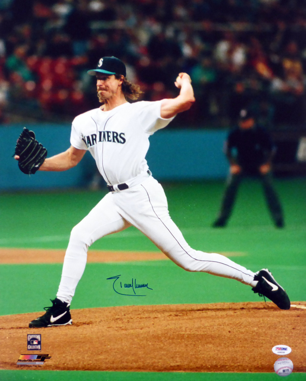 Randy Johnson Autographed 16x20 Photo Seattle Mariners PSA/DNA Stock