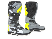 Forma Pilot Boots Gray / White