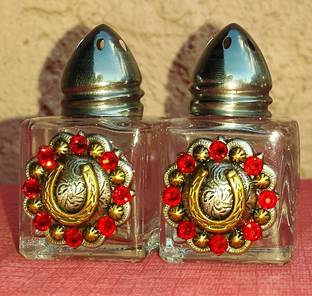 mini salt and pepper shakers gold top