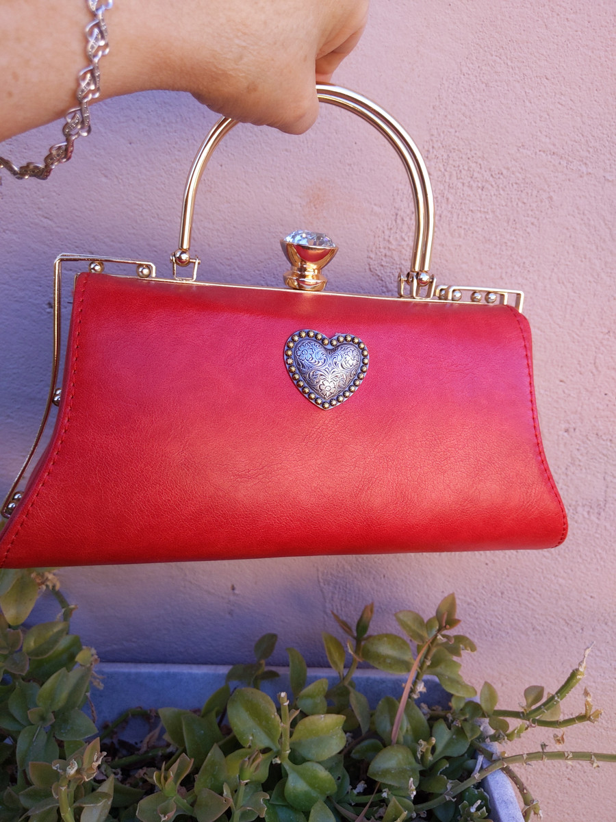 ❤️Red #heart purse, love! Spotted at TJ Maxx, Spring 2018