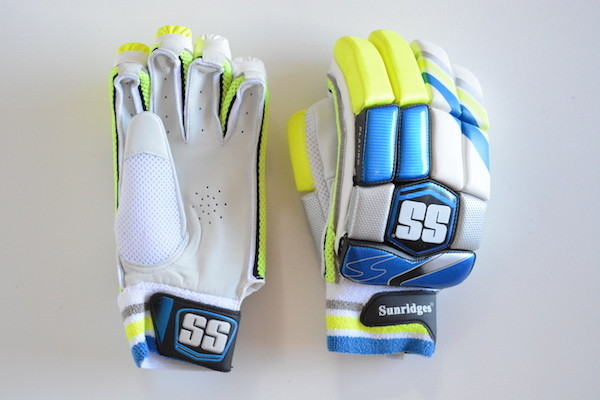 right hand cricket gloves