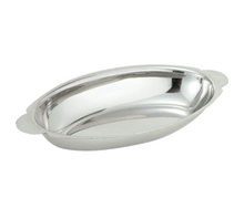 As au gratins are traditionally served in the same dish they are prepared in, the dish is designed to be as beautiful as it is useful.