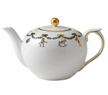 Royal Copenhagen Star Fluted Christmas Teapot 1.5 qt 1016965