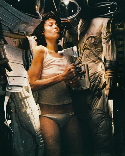 Sigourney Weaver Alien Posters and Photos 2982 Movie Store