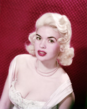 JAYNE MANSFIELD STUNNING BUSTY GLAMOUR POSE RED BACKDROP PRINTS AND POSTERS 288602