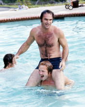 BURT REYNOLDS JON VOIGHT DELIVERANCE BARECHESTED IN POOL RARE SHOT PRINTS AND POSTERS 288403