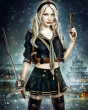 EMILY BROWNING SUCKER PUNCH HOLDING GUN AND SWORD PRINTS AND POSTERS 288295
