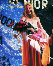 SISSY SPACEK CARRIE PROM QUEEN HOLDING FLOWERS PRINTS AND POSTERS 288291