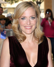 GILLIAN ANDERSON CANDID ON RED CARPET PRINTS AND POSTERS 288165