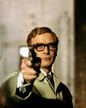MICHAEL CAINE THE IPCRESS FILE POINTING GUN STRIKING ICONIC IMAGE PRINTS AND POSTERS 288104