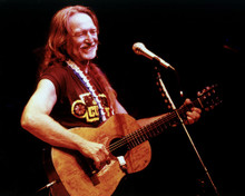 WILLIE NELSON CONCERT SMILING SHOT WITH GUITAR PRINTS AND POSTERS 287628