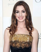 ANNE HATHAWAY GLD DRESS PRINTS AND POSTERS 287583