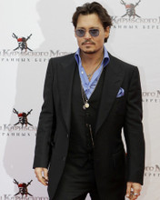 JOHNNY DEPP IN SUIT POSING PRINTS AND POSTERS 287306