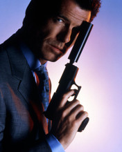 PIERCE BROSNAN GOLDENEYE GUN AT SIDE OF FACE JAMES BOND CLASSIC PRINTS AND POSTERS 287158