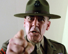 R. LEE ERMEY FULL METAL JACKET DRILL SERGEANT POINTING CLASSIC PRINTS AND POSTERS 287067