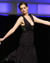 ANNE HATHAWAY DANCING ON STAGE PRINTS AND POSTERS 286107