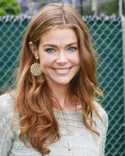 DENISE RICHARDS CANDID SMILING RECENT PRINTS AND POSTERS 285962