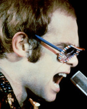 ELTON JOHN CLOSE UP IN CONCERT SINGING FUL GLASSES PRINTS AND POSTERS 285610