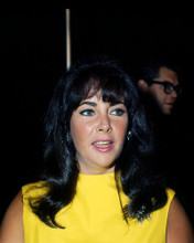 ELIZABETH TAYLOR YELLOW DRESS RARE CANDID 1970'S PRINTS AND POSTERS 284809