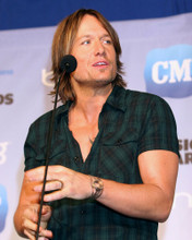 KEITH URBAN IN BLACK T-SHIRT BY MICROPHONE PRINTS AND POSTERS 283569