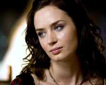 EMILY BLUNT BEAUTIFUL CLOSE UP PORTRAIT PRINTS AND POSTERS 283450