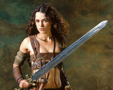 KING ARTHUR KEIRA KNIGHTLEY HOLDING SWORD PRINTS AND POSTERS 282681
