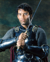 KING ARTHUR CLIVE OWEN HOLDING SWORD RARE PRINTS AND POSTERS 282628