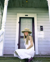 CARRIE SISSY SPACEK OUTSIDE HOUSE RARE POSE PRINTS AND POSTERS 282356