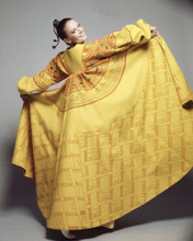 NATALIE WOOD STRIKING YELLOW OUTFIT PRINTS AND POSTERS 282095