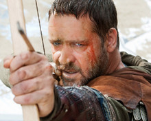 RUSSELL CROWE ROBIN HOOD BOW AND ARROW PRINTS AND POSTERS 281501